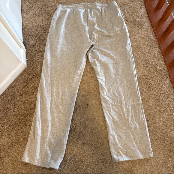GAP Heather Gray Sweatpants - Picture 2 of 4